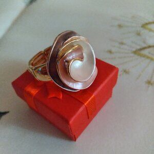 Elegant Beautiful Flower Ring, Adjustable band, Made in Europe